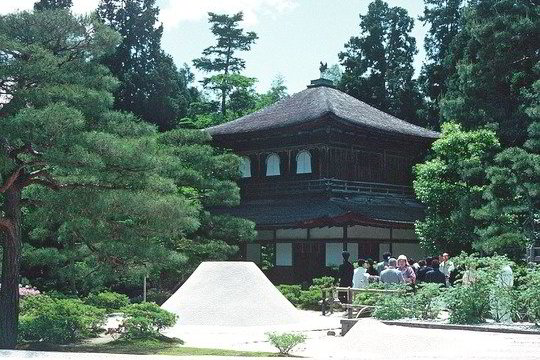 Japonijoje geišos negali tapti klientų meilužėmis