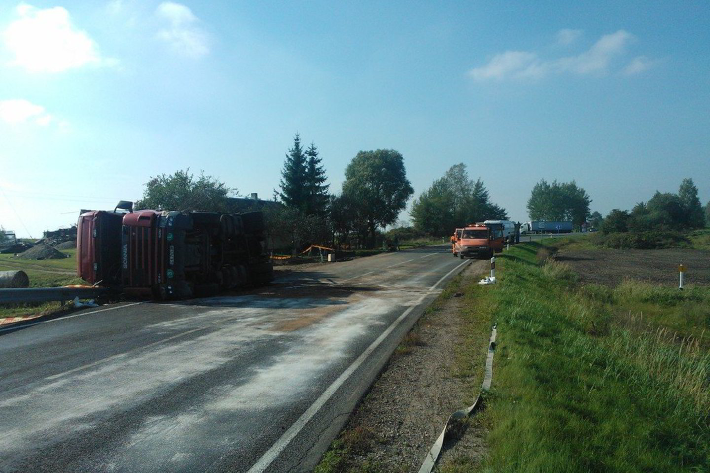 Sunkvežimis blokavo kelią nuo pat ankstaus ryto.<br>„Marijampolės regiono keliai“