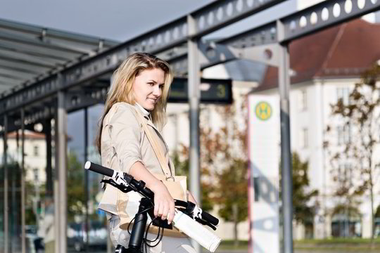Meilę suradau autobusų stotelėje (konkursas)