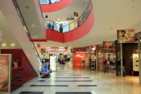 Mirtis prekybos centre priviliojo klientus