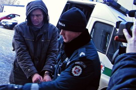 Motinai galvą nupjovusio klaipėdiečio teismas prasidėjo, įtariamasis - psichiatrijos ligoninėje