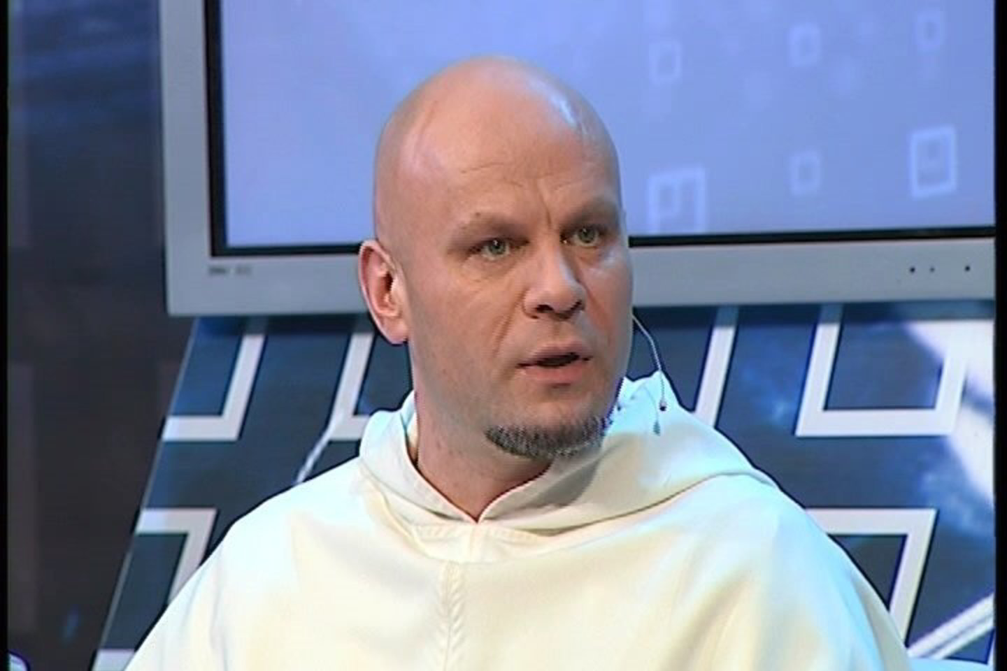 „Per Vėlines neikite naktį į bažnyčią, nes vėlės skolininkus sudraskys“, - įspėjo vienuolis.<br>"Lietuvos ryto" televizija.
