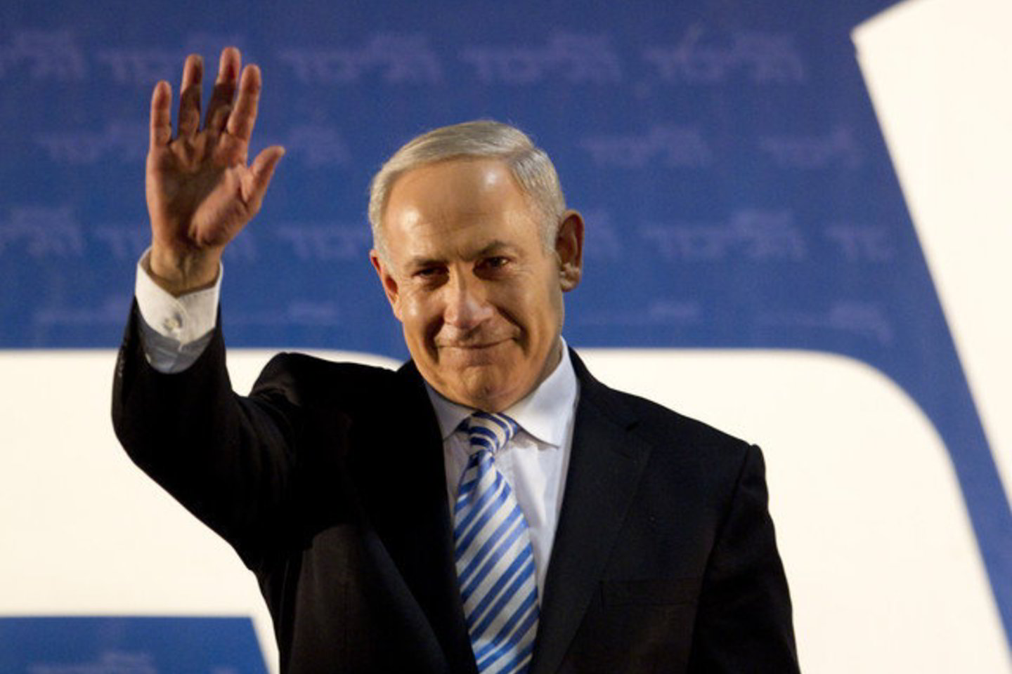 JAV ir Vakarų šalys atmetė B. Netanyahu reikalavimą Irano branduoliniam vystymuisi nustatyti ribą bei ragino jį susilaikyti nuo karinių veiksmų ir palaukti, kol pradės veikti diplomatija ir sankcijos.