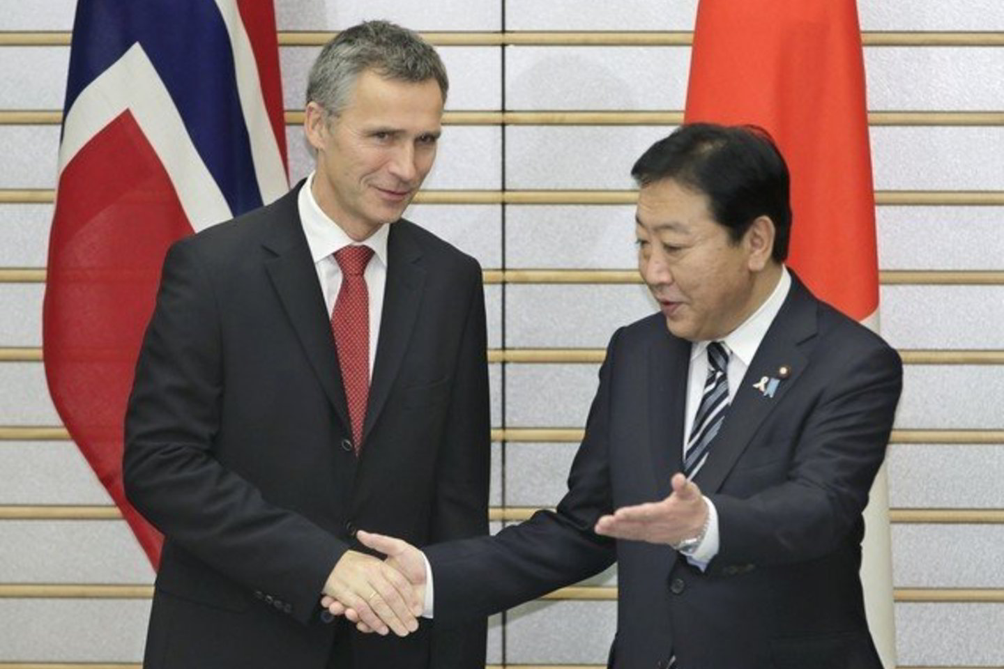 Norvegijos ministras pirmininkas Jensas Stoltenbergas (kairėje) susitinka su Japonijos premjeru Yoshihiko Noda.