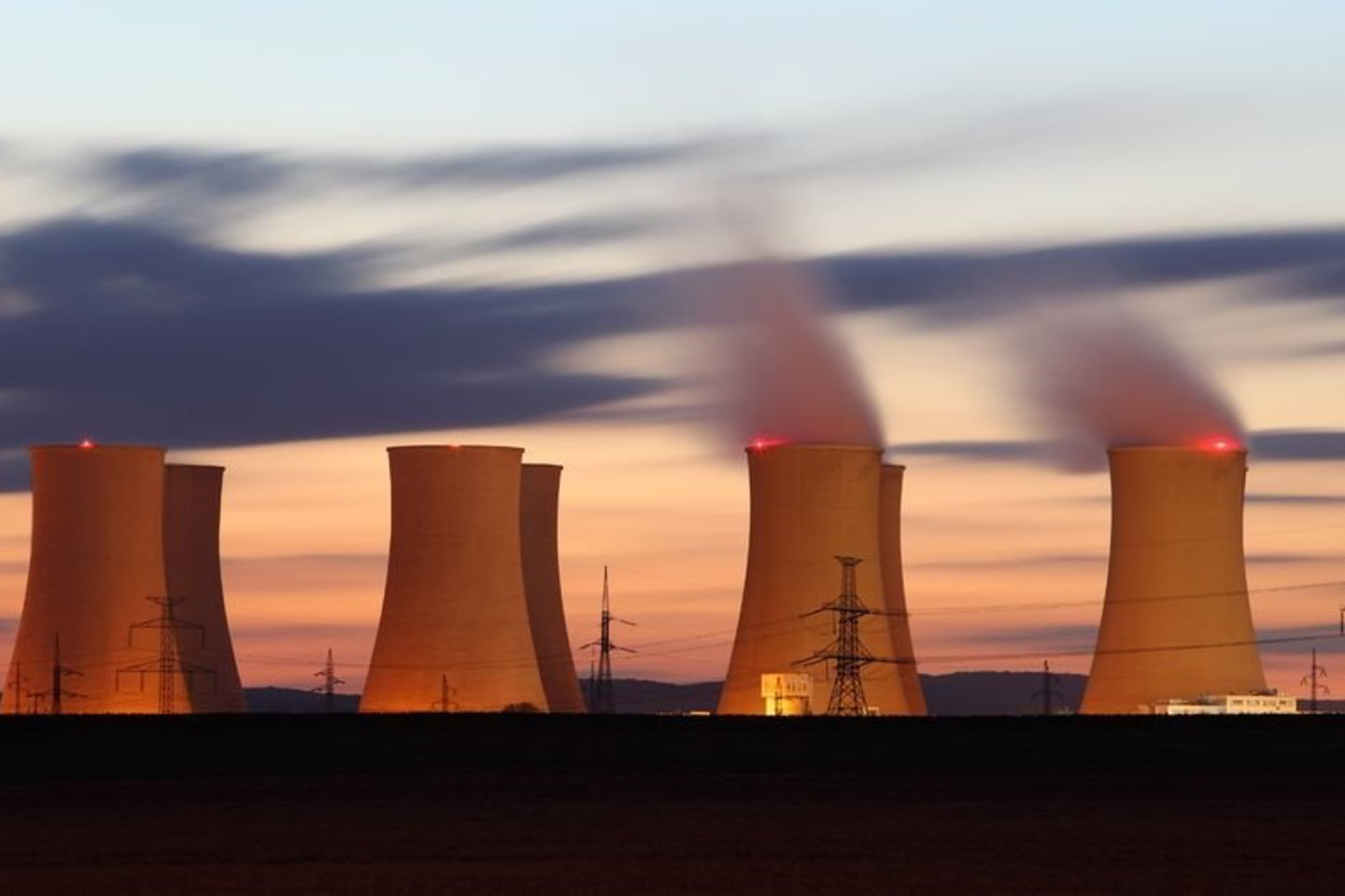 Sustabdžius reaktorius per artimiausius keletą mėnesių šaliai gali tekti susidurti su precedento neturinčiu elektros energijos stygiumi.