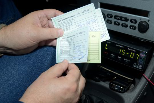 Kvitai iš taksisto privalomi, bet keleiviams nereikalingi