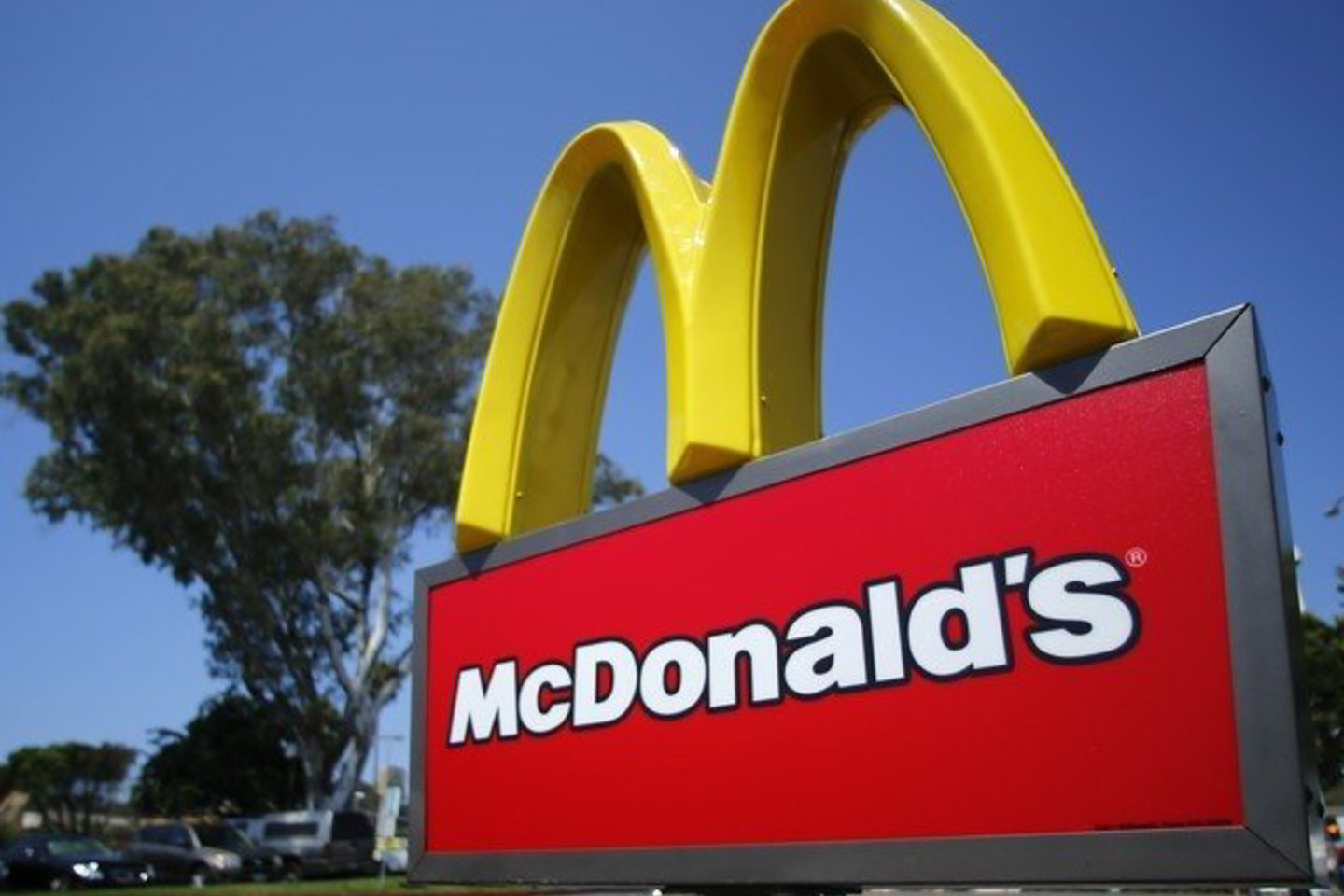 „McDonald's“ direktorius Donas Tompsonas teigia, kad prastus rezultatus lėmė plintantys šių dienų pasaulinės rinkos iššūkiai.