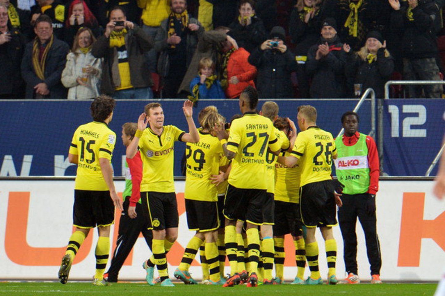 Vokietijos futbolo čempionate nesunkią pergalę iškovojo Dortmundo „Borussia“ futbolininkai.