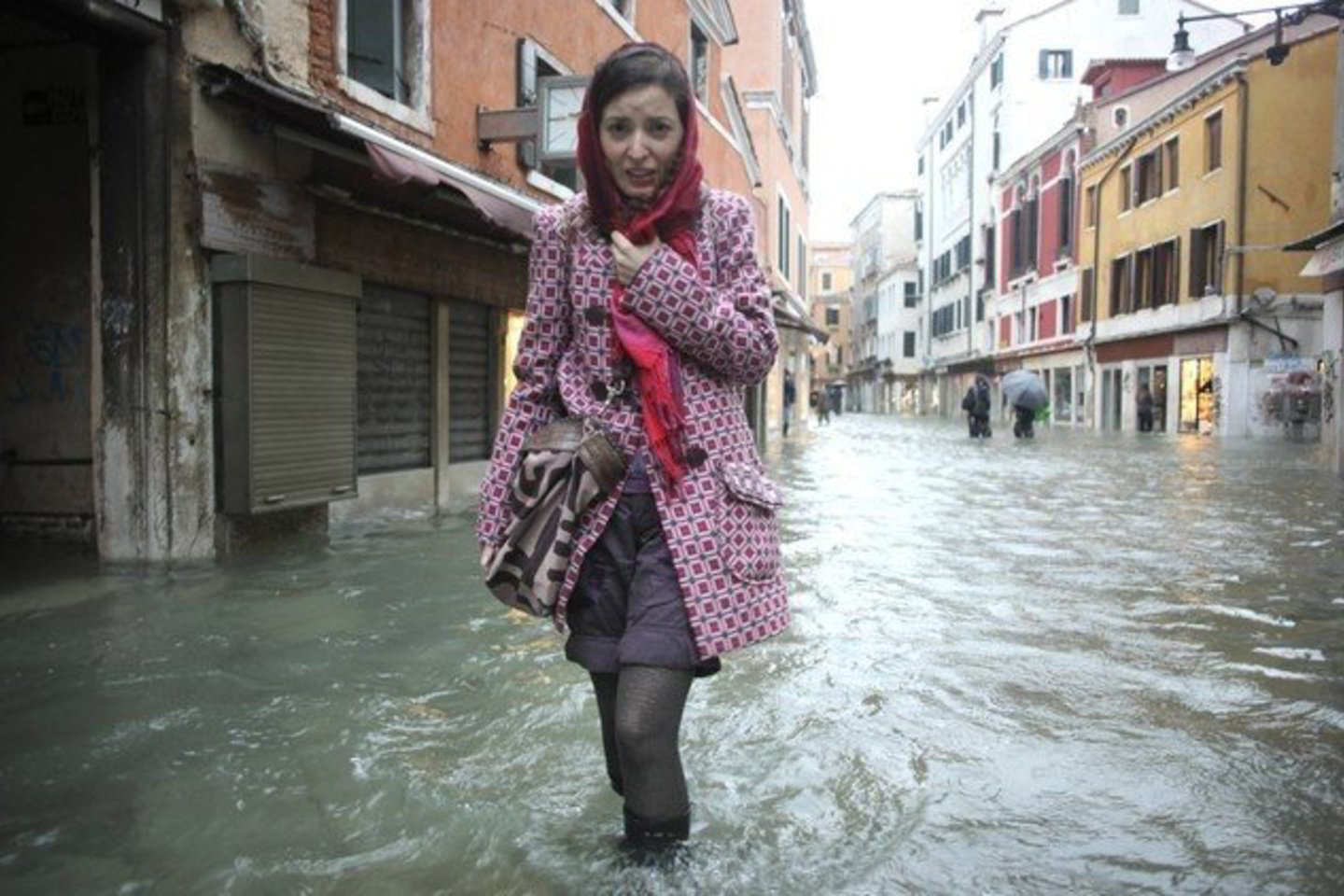 Venecijoje dėl smarkaus lietaus ir vėjo iš pietų pakilus vandens lygiui buvo užtvindyta 70 proc. miesto teritorijos.