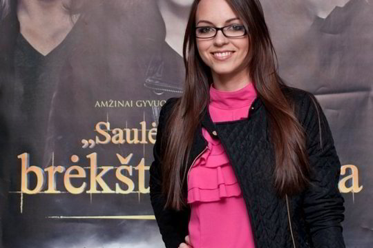 Išankstiniame filmo „Brėkštanti aušra. 2 dalis“ seanse – gausus dainininkių būrys