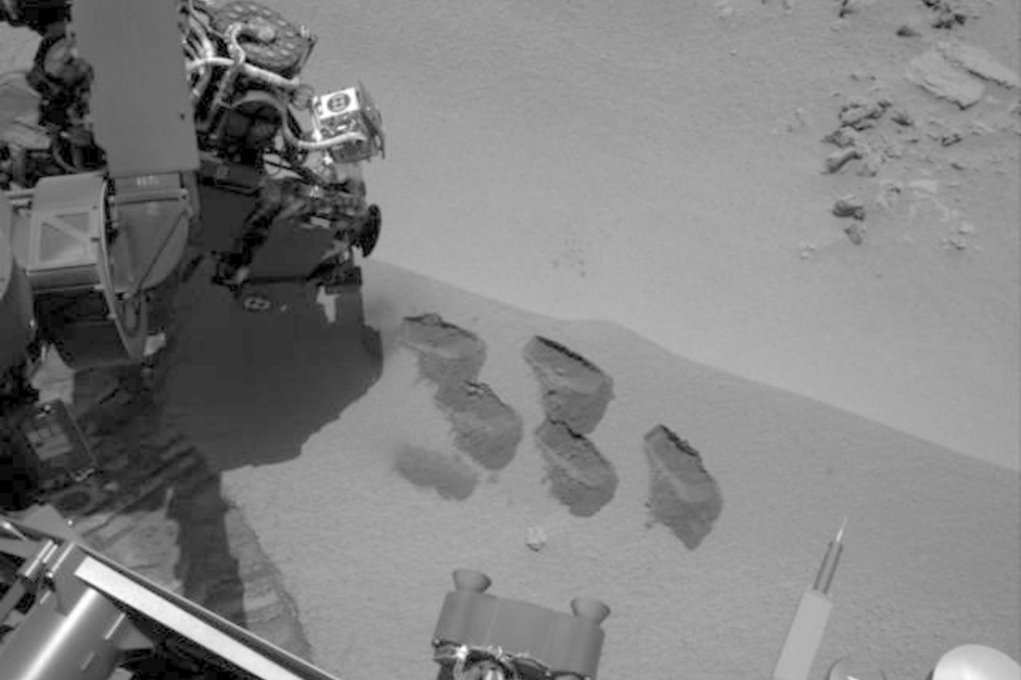 „Curiosity“ ima Marso grunto mėginius - juos ištyrus laboratoriškai, buvo atrasta šis tas šokiruojančio.<br>"Reuters"