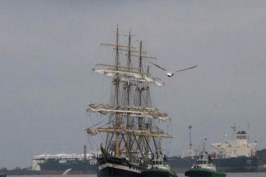 Į Klaipėdą atplaukė didysis burlaivis „Kruzenshtern“