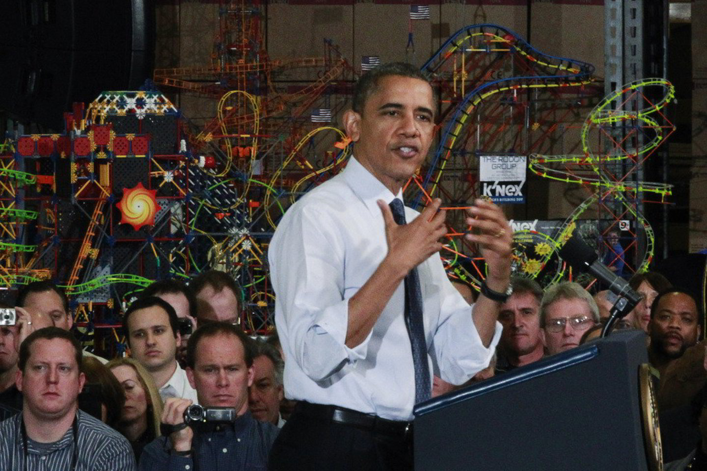 JAV prezidentas Barackas Obama šeštadienį paragino Kongresą nedelsiant pratęsti mokesčių lengvatas viduriniosios klasės amerikiečiams