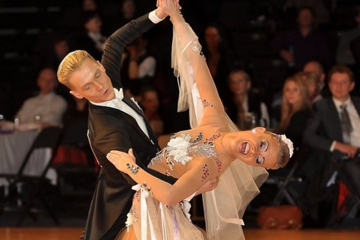 Melburne (Australija) vykusiame pasaulio klasikinių sportinių šokių čempionate Lietuvos čempionai E. Sodeika ir I. Žukauskaitė iš Kauno "Kaspino" klubo pateko į pusfinalį ir užėmė 12-ąją vietą.