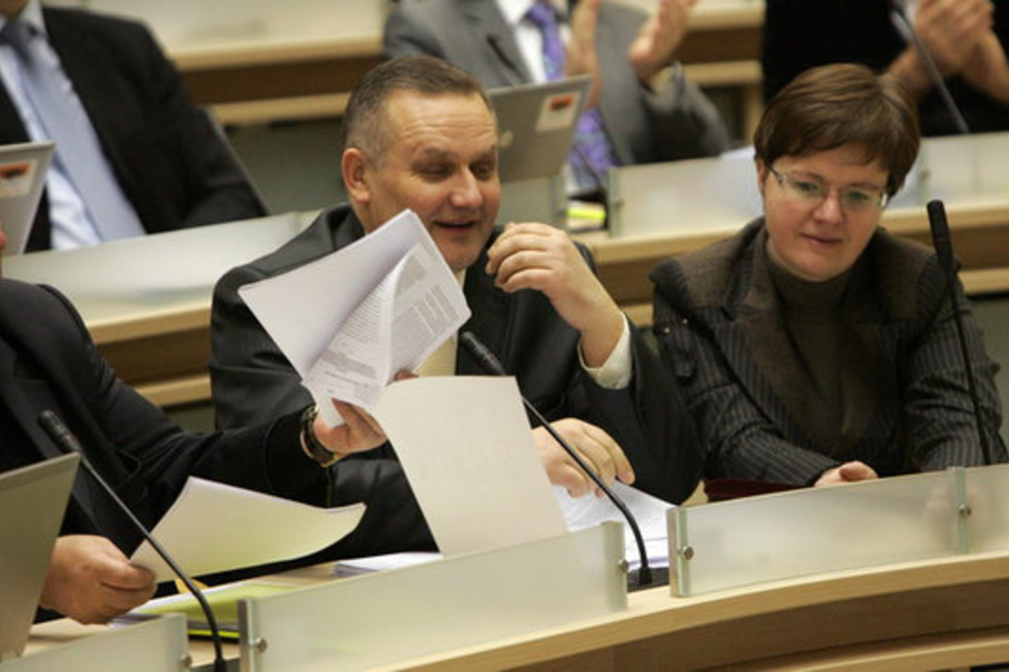 Konservatoriams labai nepatiko, kai liberalcentristų frakciją papildė šiuo metu opozicijoje esančios Darbo partijos atstovas A. Tepelys.