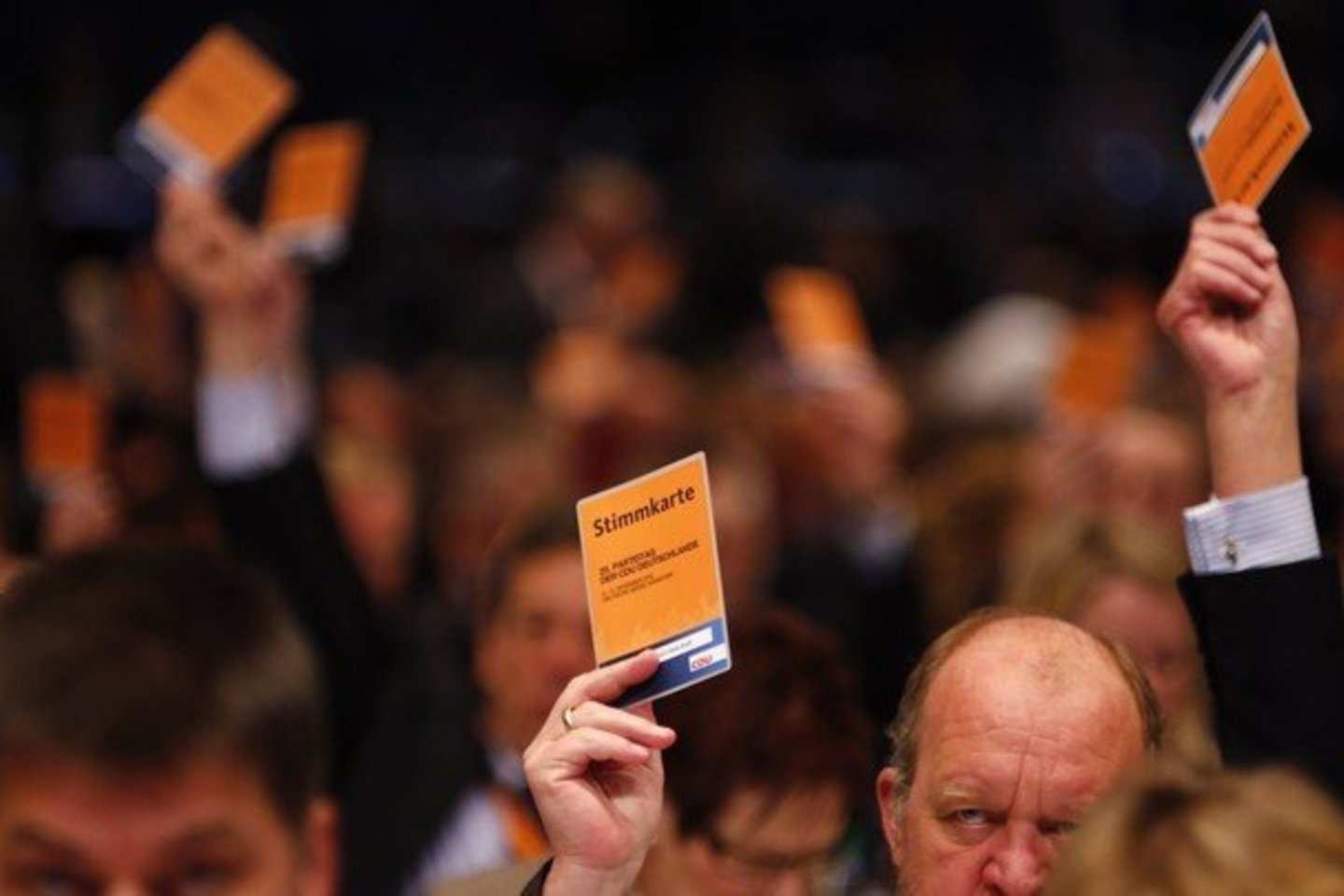 16 Vokietijos žemių vidaus reikalų ministrai trečiadienį vakare turėtų rekomenduoti uždrausti Nacionalinę demokratinę partiją.
