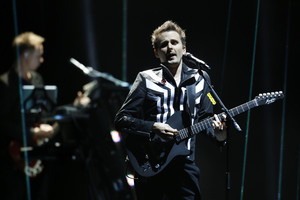 Grupės „Muse“ koncertai Estijoje ir Latvijoje dėl vokalisto traumos nebus atšaukti