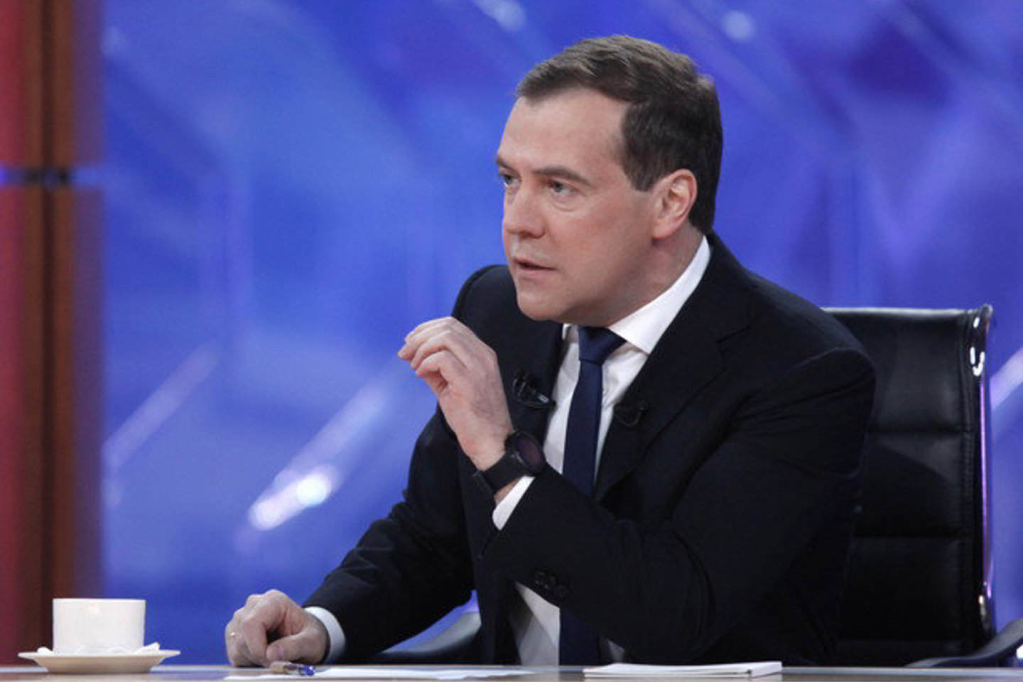 "Aš dar nelabai senas politikas, turiu tam tikrą laiko atsargą, tai kodėl turėčiau atmesti šią galimybę”, - sakė D. Medvedevas.