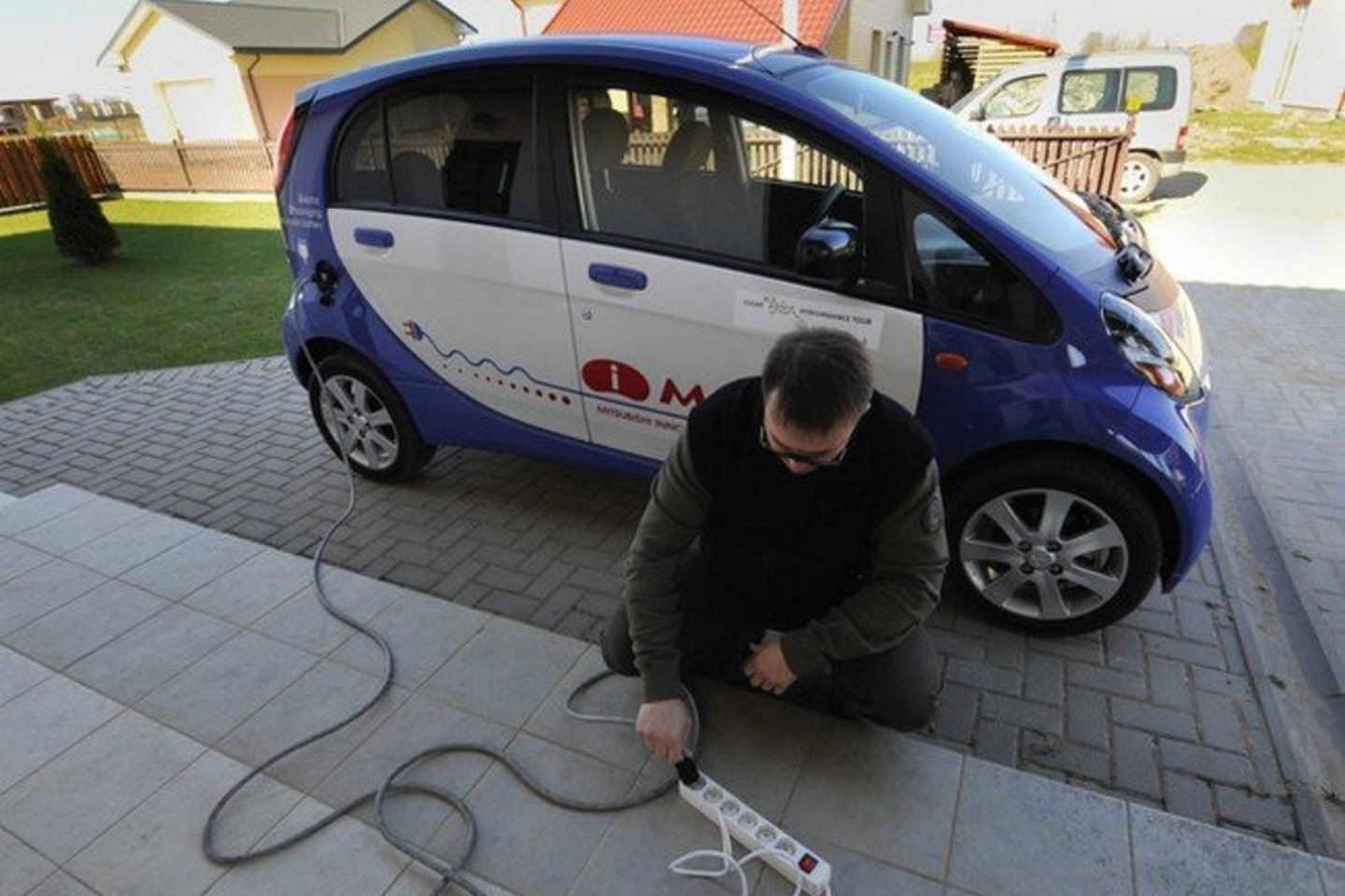 Šiuo metu Lietuvoje yra 10 elektra varomų automobilių iš visų 1,7 milijono registruotų transporto priemonių.