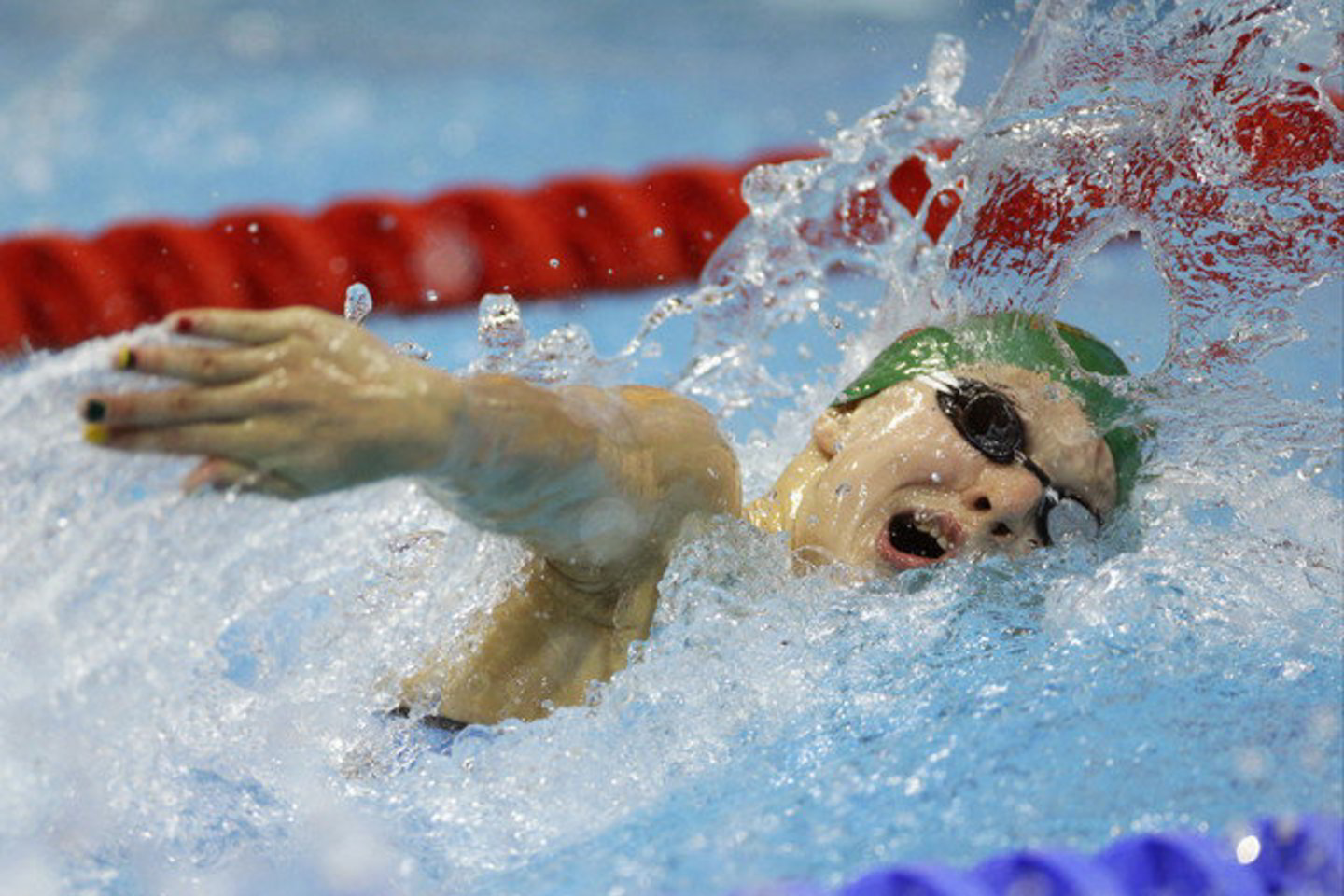 R. Meilutytė užtikrintai žengė į pusfinalį bei pagerino 100 m plaukimo laisvu stiliumi rungties Lietuvos rekordą.