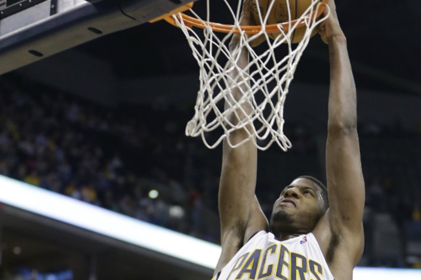 Indianos „Pacers“ klubo žaidėjas Paulas George'as ir „Golden State Warriors“ komandos puolėjas D. Lee pripažintas naudingiausiais septintosios NBA reguliariojo sezono savaitės krepšininkais Vakarų konferencijoje.