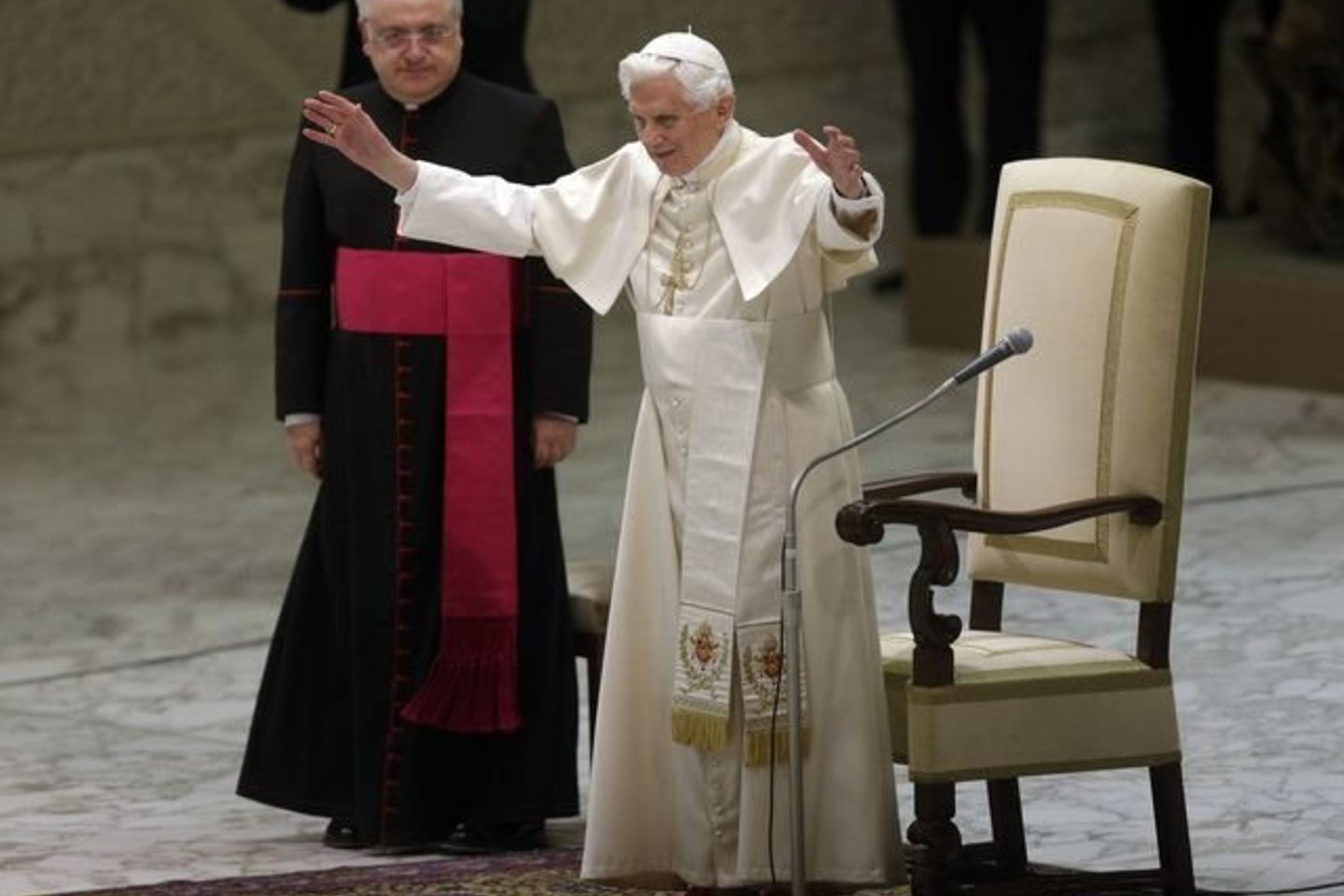 Popiežius Benediktas XVI ketvirtadienį pasirašė įsaką, kuriuo pripažįstamos velionio popiežiaus Pauliaus VI „didvyriškos dorybės“.