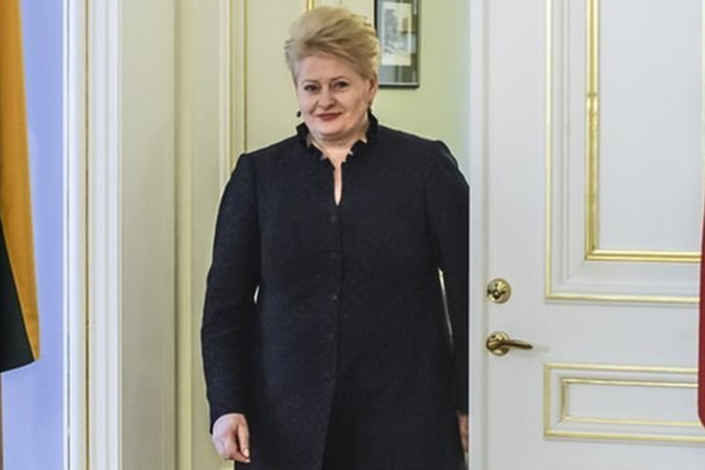 D. Grybauskaitės teigimu, jeigu žmogus jaučiasi teisus, jį turi apginti teismas, o ne politinės intrigos.“