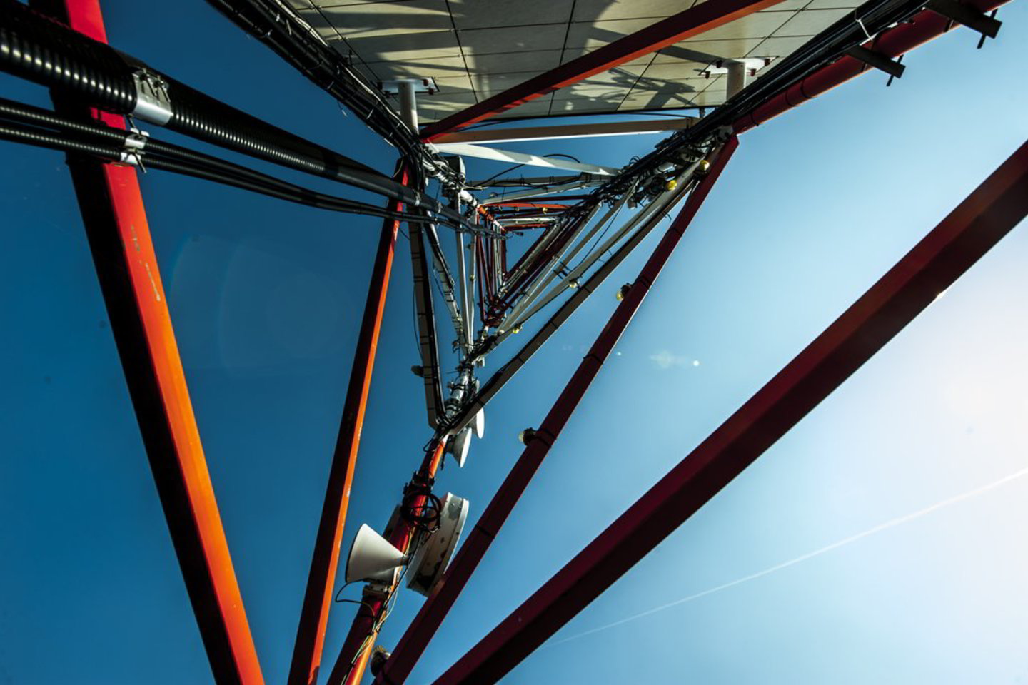 Telekomunikacijos bendrovė „Tele2” Švedijoje pirmoji iš Europos mobiliojo ryšio operatorių išbandė balso perdavimą 4G ryšiu.