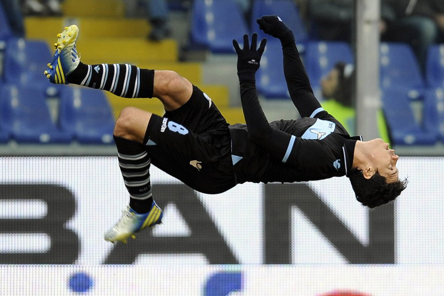 Romos „Lazio“ (tamsi apranga) futbolininkai svečiuose 1:0 (1:0) įveikė „Sampdoria“.