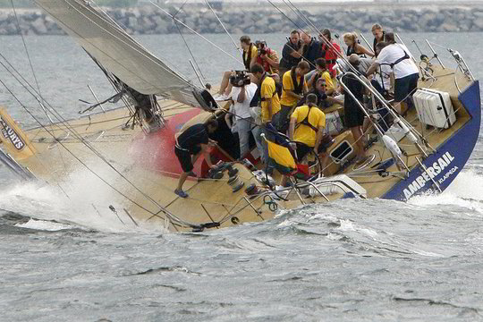 Po 13-os varžybų valandų jachta „Ambersail” plaukia 15-ta