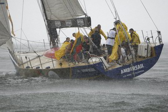 Lietuvių jachtos „Ambersail“ įgula viliasi didelių bangų ir stipraus vėjo