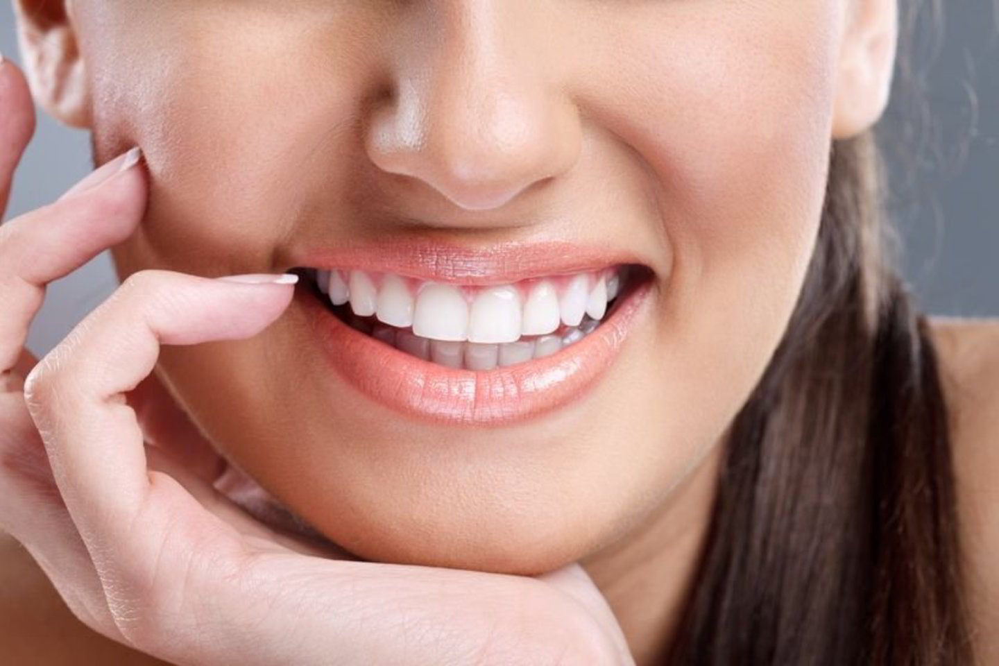 Dantų implantavimo procedūros jau ne vienam pacientui sugrąžino šypseną.<br>123rf