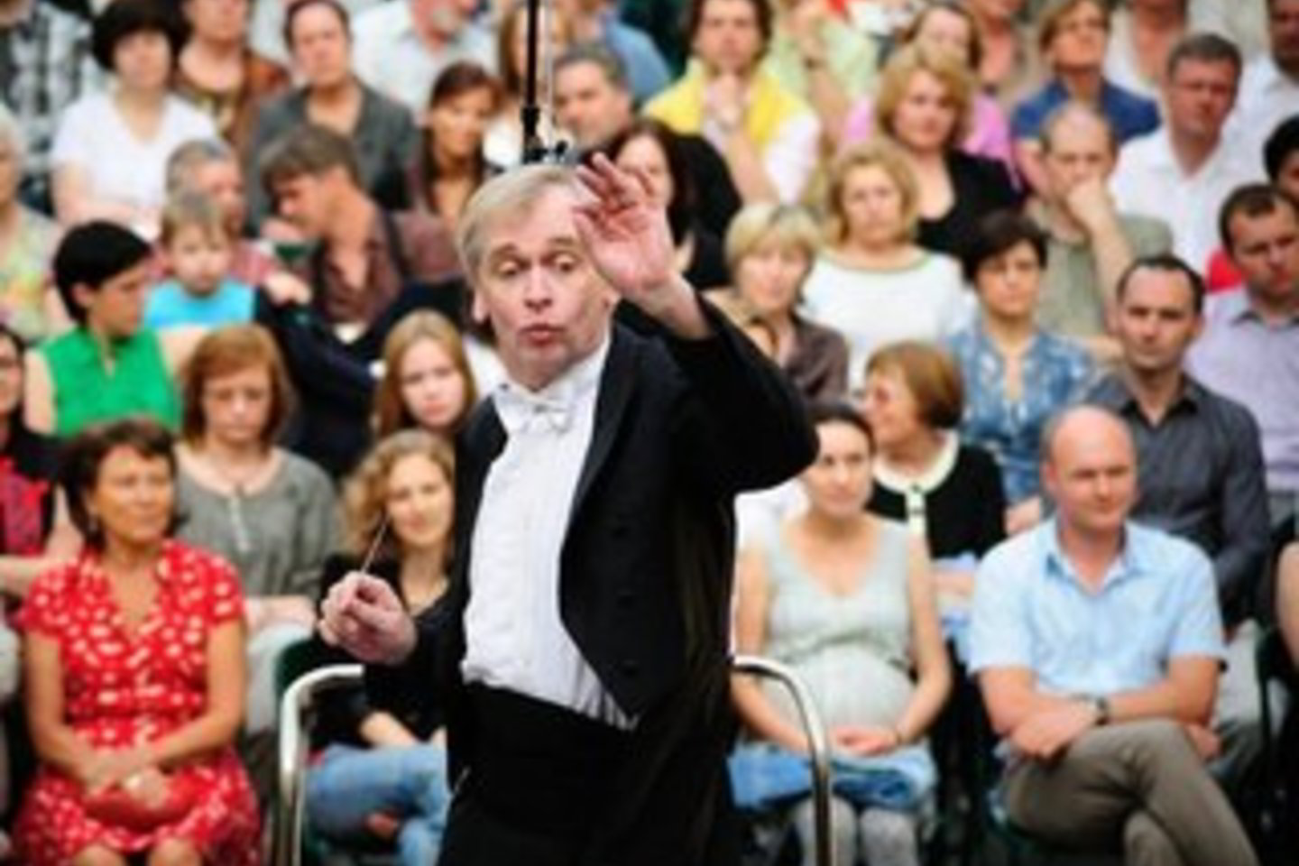 Jau po oficialaus sezono pabaigos koncerto orkestras ir maestro G. Rinkevičius vėl pakvies klausytojus į Vilniaus paveikslų galerijos kiemelį.