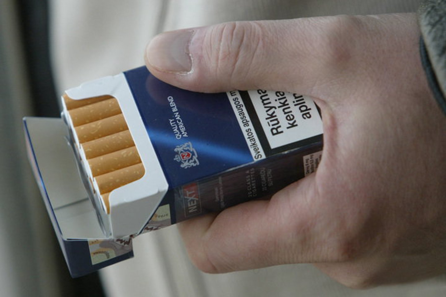 Pagal siūlomas pataisas, baudos siektų nuo kelių šimtų litų iki kelių dešimčių tūkstančių litų, priklausomai nuo įgytų prekių vertės.