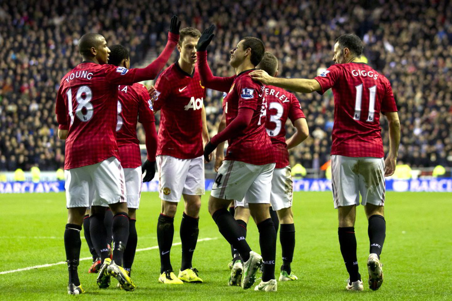 Trečią pergalę iš eilės iškovojo čempionato lyderiai „Manchester United“ futbolininkai, jie 4:0 sutriuškino „Wigan Athletic“ ekipą.