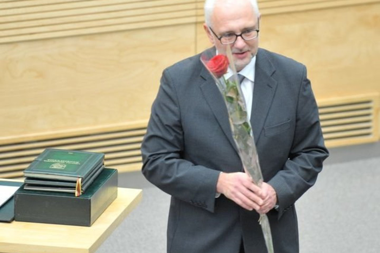 Pasak D. Pavalkio, negalima sakyti, kad ir lietuvių, ir lenkų vaikai laikys tą patį egzaminą, kadangi yra skirtingi vertinimo kriterijai.