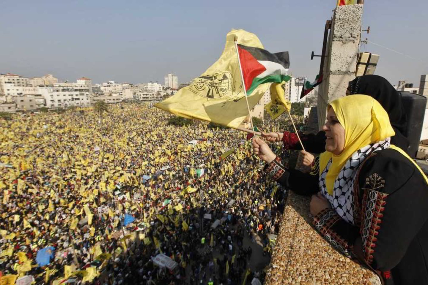 M. Abbasas šeštadienį pasirašė įsaką, kuriuo Palestinos autonomija oficialiai „pervardinama“ „Palestinos valstybe“.