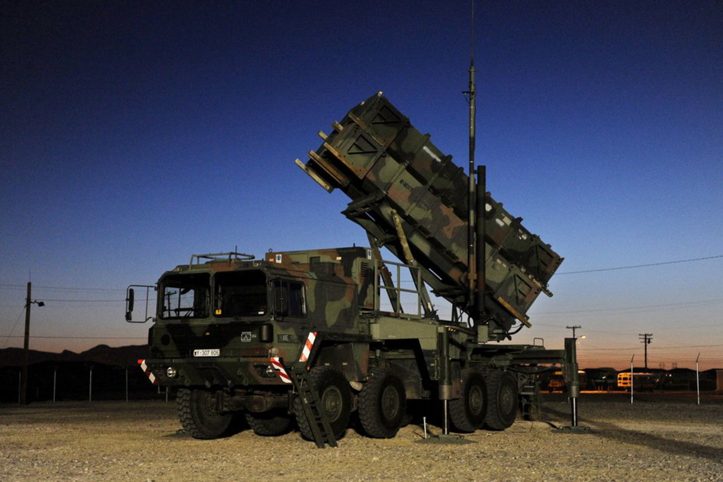 Turkijoje nuo šeštadienio pradedamos dislokuoti JAV atsiųstos raketos „Patriot“, turinčios padėti apsaugoti šalį nuo bet kokių potencialių grėsmių iš kaimyninės Sirijos, krečiamos pilietinio karo.