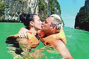 Garsenybių vestuvės tolimoje šalyje: bėgimas nuo dėmesio ar mados reikalas?