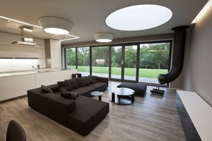 Iššūkis garsiam architektui - sukurti namą plyname lauke