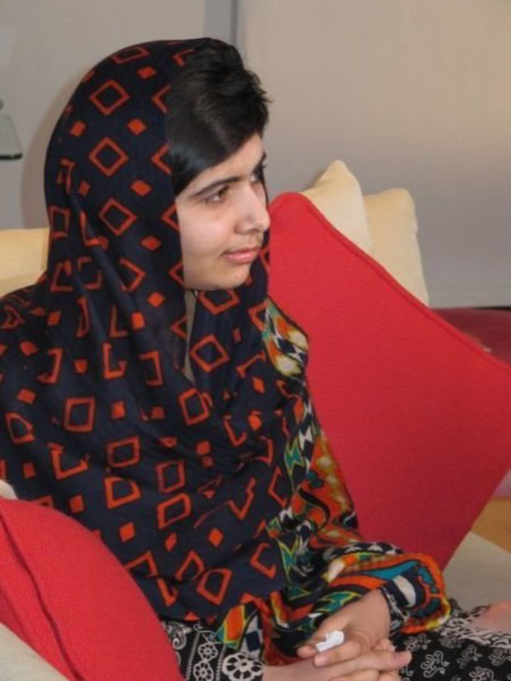 „Šiandien jūs matote, kad aš esu gyva. Aš galiu kalbėti, matyti“, - sakė M. Yousafzai.