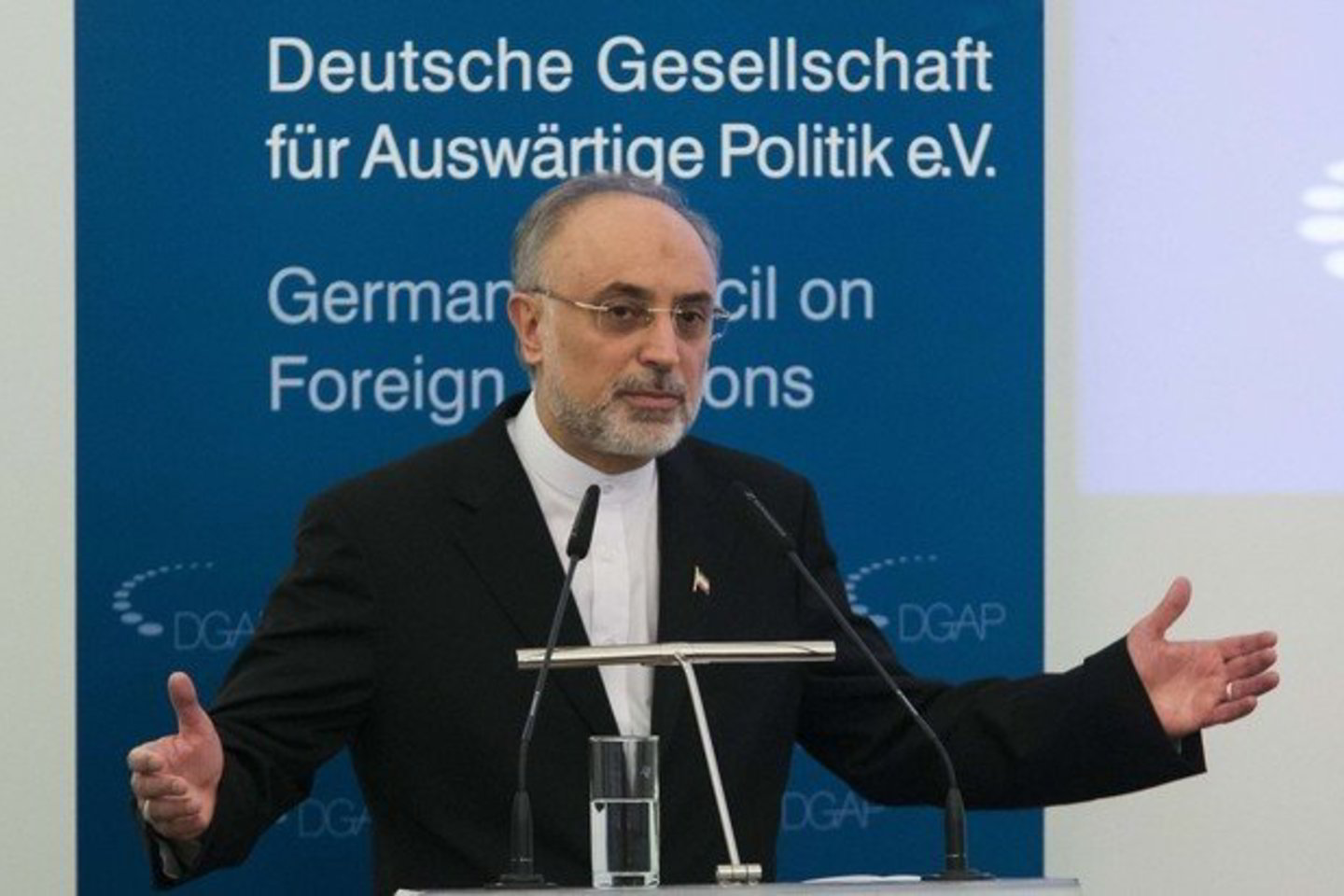 A. A. Salehi sakė, kad Iranas yra atviras Jungtinių Valstijų pasiūlymui dėl dvišalių derybų.