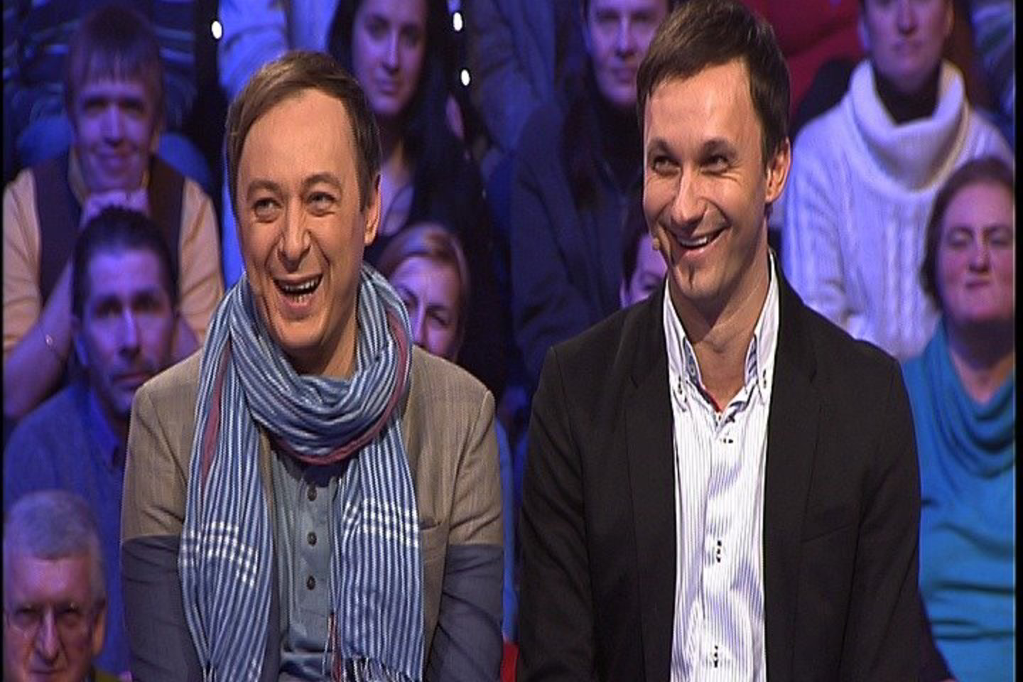Aktoriai A. Mickevičius ir E. Kvosčiauskas gavo dovanų molio.