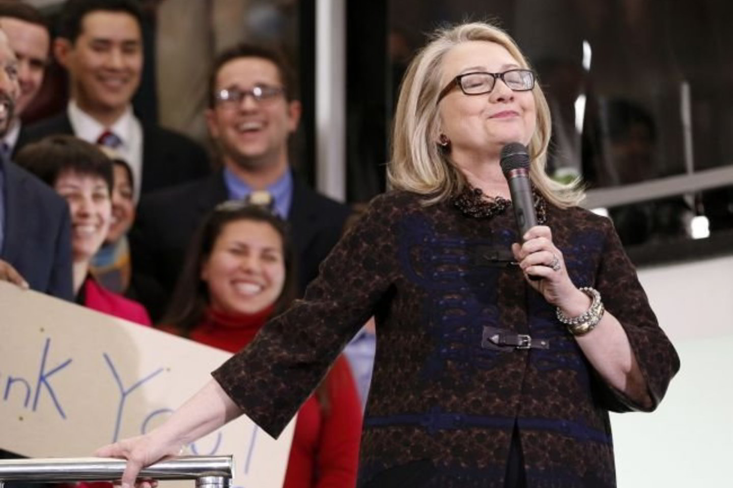Kol kas H. Clinton kalba, kad neplanuoja grįžti į politiką ir dalyvauti 2016 metų prezidento rinkimuose.