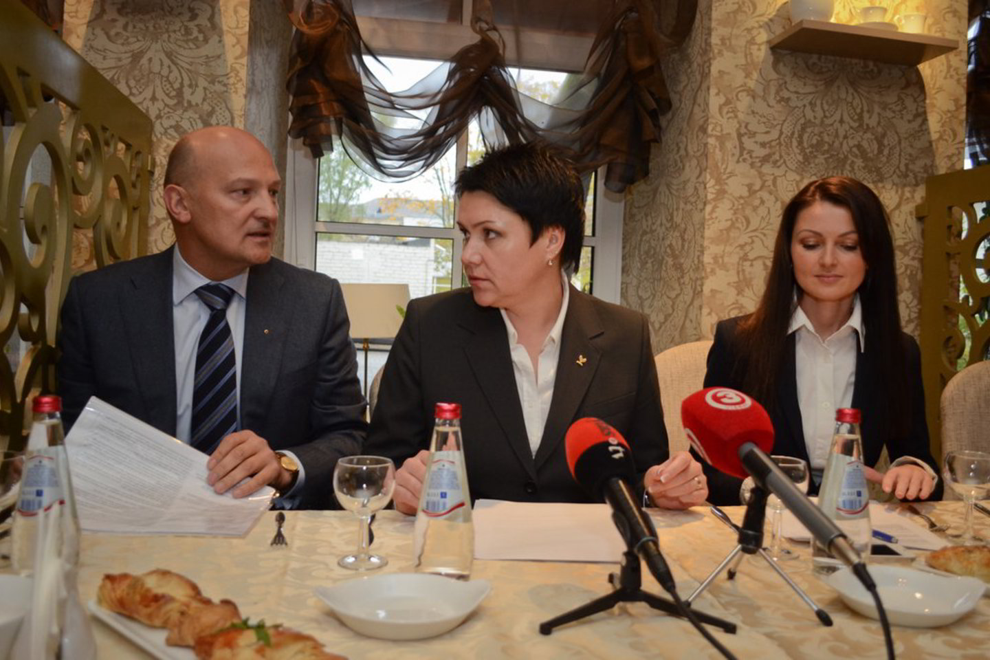 LTOK viceprezidentas R.Bakutis (kairėje) daug prisidėjo, jog 2012-ųjų spalį D.Gudzinevičiūtė (antra iš kairės) švęstų pergalę LTOK prezidento rinkimuose.
