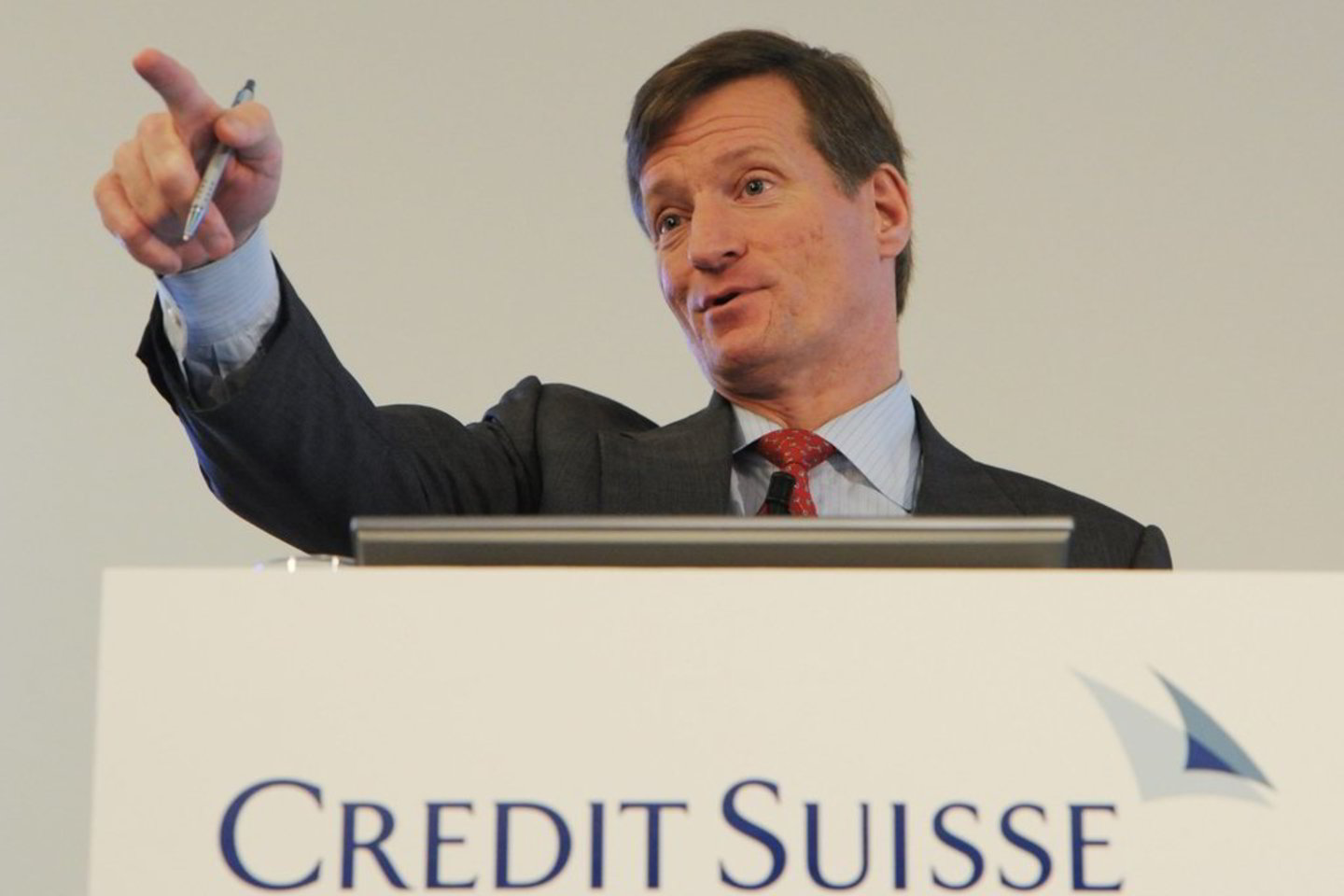 „Credit Suisse“ vadovas per spaudos konferenciją Ciuriche.