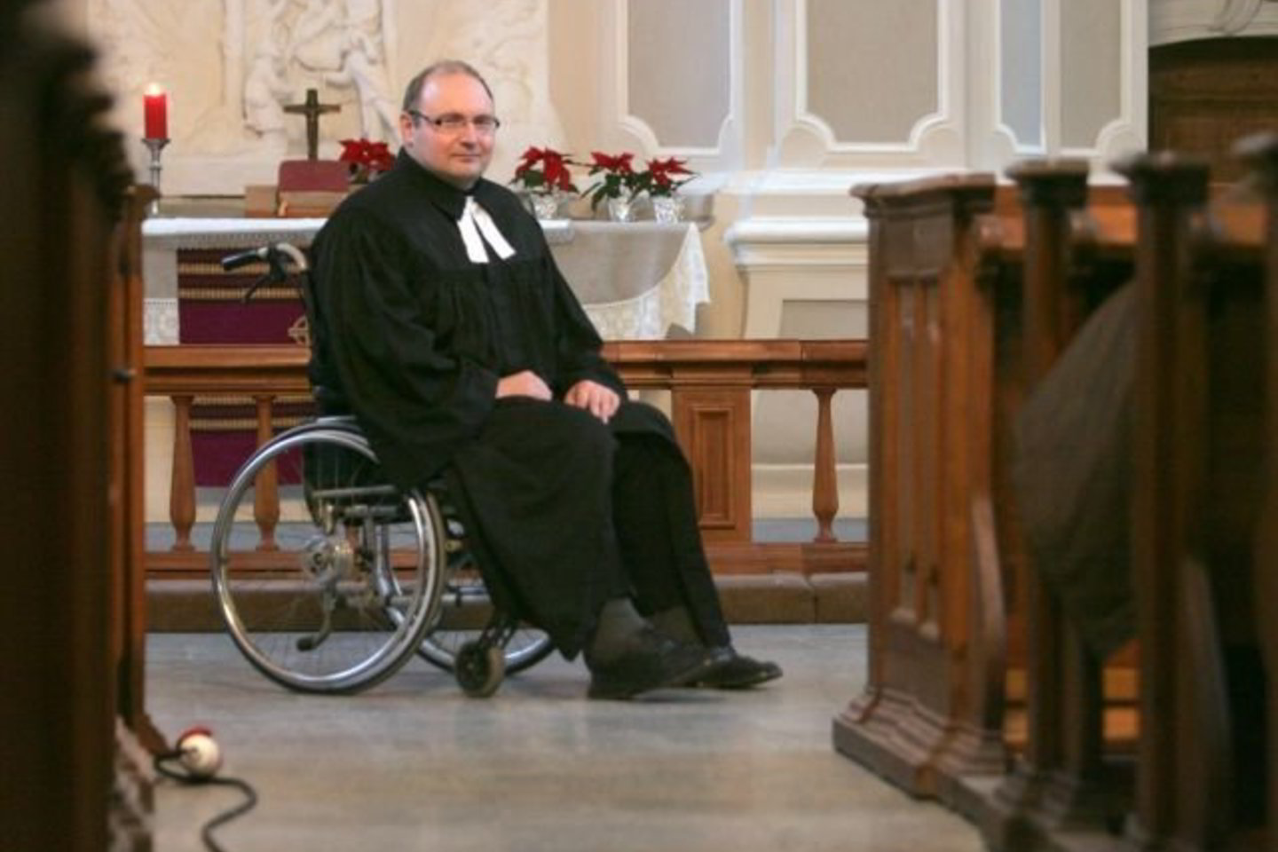 „Be atokvėpio ieškome kelio į ramybę ir stiprią, vieningą tikinčiųjų bendruomenę Lietuvoje. Tikiu, jog to paties nori ir kiekvienas evangelikų reformatų bažnyčios narys“, - sako kunigas Tomas Šernas.