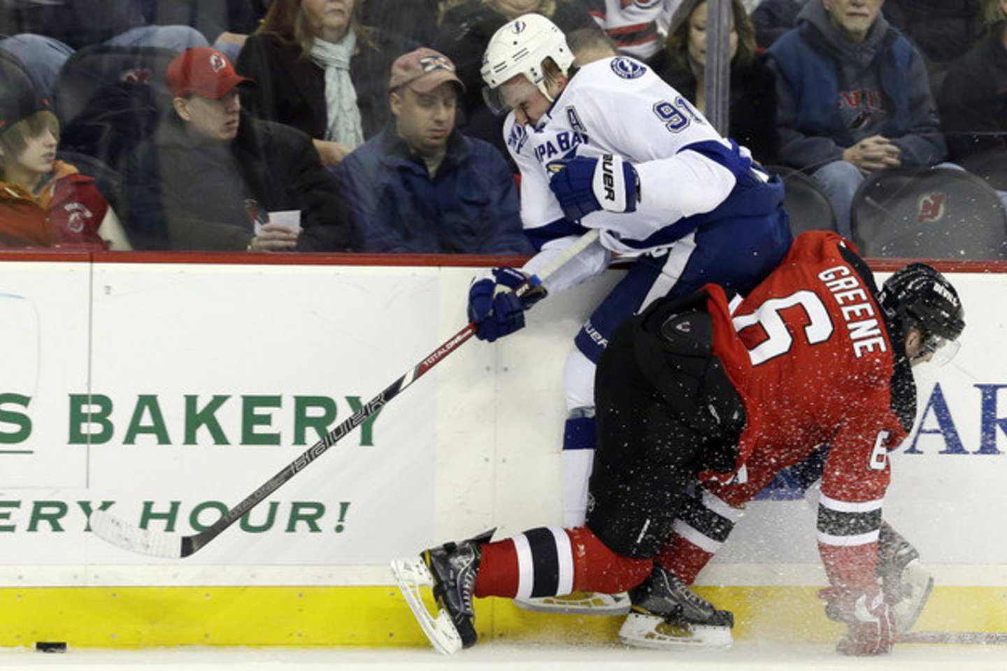 „Devils” ir „Lightning” rungtynės.