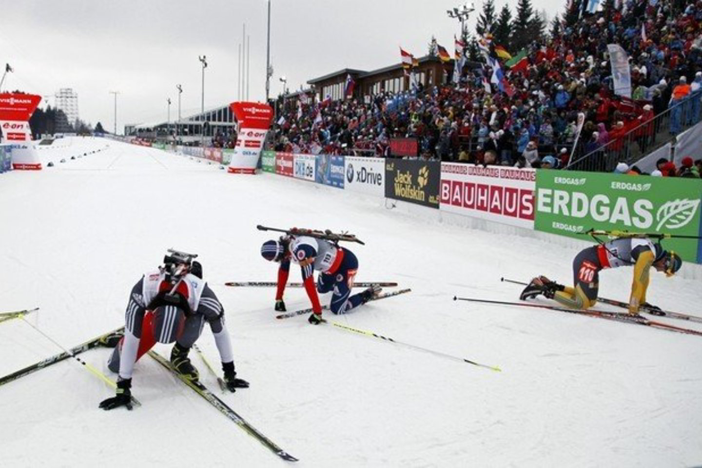 Norvegijos biatlonininkui teko sukti vieną baudos ratą, o distancijoje jis sugaišo 23 minutes 25,1 sekundės.