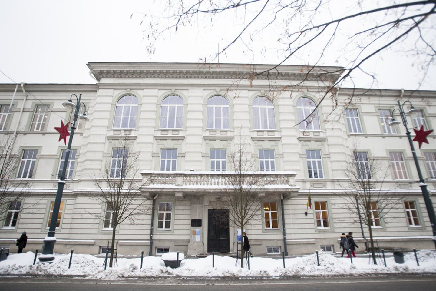 Bus rengiamos atviros įvairių sričių meno atstovų, praktikų ir teoretikų, profesorių ir studentų diskusijos aktualiomis temomis.